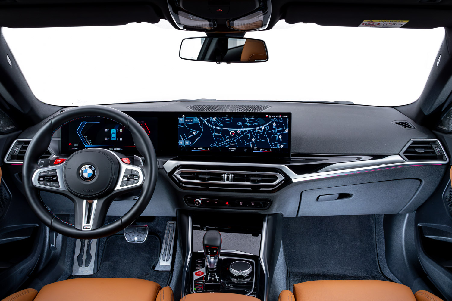 BMW M2 COUPÉ | skladem | české předváděcí auto | ihned k předání | sportovní coupé | výkon 360 koní | pohon zadních kol | černá s hnědou kůží | skvělá výbava | super cena | nákup online | AUTOiBUY.com